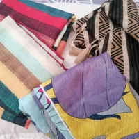 دوعدد روسری و یه شال نو وتمیز