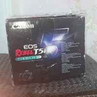 دوربین canon 700D کاملا درحد و خانگی|دوربین عکاسی و فیلمبرداری|کرج, چهارصد دستگاه|دیوار