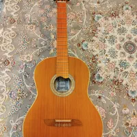 گیتار برند محیط،سالم و تقریبا اکبندوخوش صدا