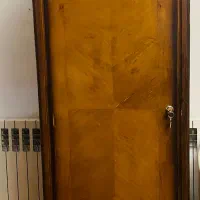 کمد چوبی قهوه ای