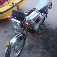 یک دسکاه متور ۱۲۵ تندر مدل ۹۰