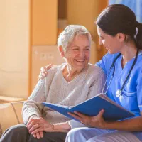 آگهی استخدام پرستار سالمند