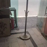 چوب لباسی ایستاده