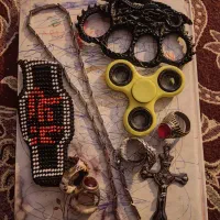 تعدادی انگشتر گردنبند و...