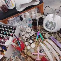 وسایل اورجینال کاشت ناخن فروش به علت تغییر شغل