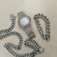 ساعت و دستبندو گردنبند ست فول نگین