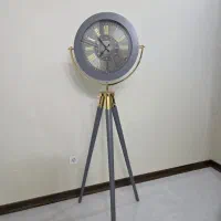ساعت ایستاده