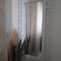 میز تلویزیون و آیینه قدی