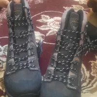 یک جفت کفش کوهستان قیمت توافقی|کیف، کفش، کمربند|لردگان, |دیوار