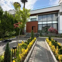 ویلا-نماشیشه-ای-داخل-شهرک-با-گیت-نگهبانی-380متری