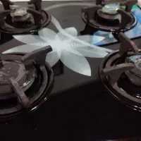 گاز رو میزی شیشه ای در حدنو کاملا تمیز و سالم|اجاق گاز و لوازم برقی پختوپز|بندر انزلی, امامزاده|دیوار