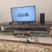 میز و تلویزیون و سینما خانگی