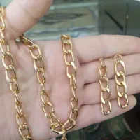 گردنبند و دستبند