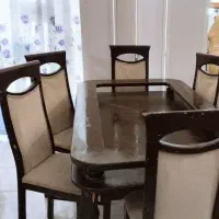 میز نهارخوری با شش صندلی