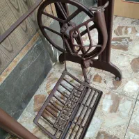 میز چرخ خیاطی قدیمی و چرخ سینگر|چرخ خیاطی و ریسندگی|تهران, مخصوص|دیوار