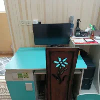 میز کامپیوتر در حد نو تمیز با صندلی