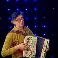 آموزش تخصصی آکاردئون قارمون  و ارگ کاملا تضمینی