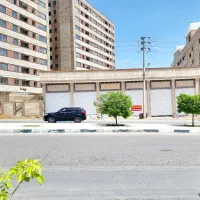 مغازه ۶۰متری+۳۰متر بالکن تاپ لوکیشن فاز۱