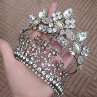 ۱۲ عدد تاج|زیورآلات و اکسسوری|اصفهان, برازنده|دیوار