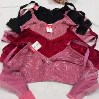 سوتین در سایزهای مختلف تازه نو نو نو مغازه داری