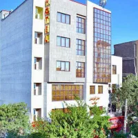 استخدام کمک پذیرش شیفت شب