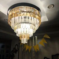 لوستر نو و تمیز دوماه استفاده شده همراه با لامپ