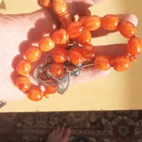 تسبیح سندلوس کهنه و اصل|کلکسیون اشیاء عتیقه|ارومیه, |دیوار