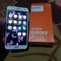 J7 درحد معاوضه با پرنده با ماهی آکواریومی