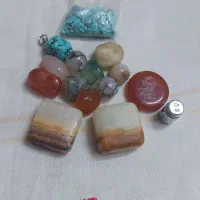مقداری سنگ مهره قدیم
