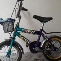 دوچرخه سایز ۱۲ و اسکوتر سالم و تمیز باهم فروشی