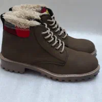 انواع کتونی چکمه پالتو بافت شال وکلاه کیف