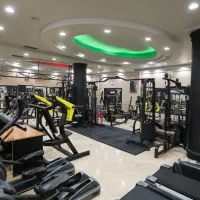 مربی باشگاه بدنسازی خانم