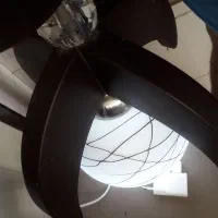 یک عدد لوستر چوبی یه لامپ سالم