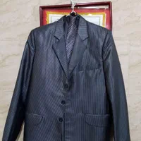 کت و شلوار و کراوات و جلیقه|لباس|لاهیجان, آهندان|دیوار