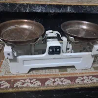 ترازوی یک‌کیلویی قدیمی