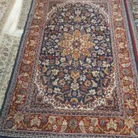 فروش ۲ تخته قالیچه ۳ متری همراه با لوازم خونه