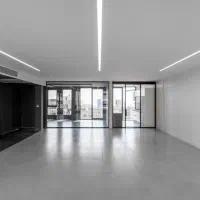 ۲۰۰ متر اداری فلت نوساز با یک اتاق مدیریت مستر