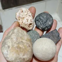 تعدادی شهاب سنگ با چگالی بالا