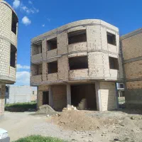 اسکلت نیمه ساخت در ولنده خیابان گلستان