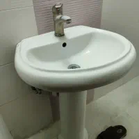 روشویی و شیر