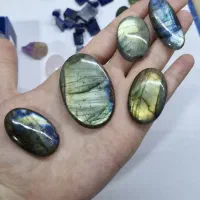 سنگ نیمه قیمتی