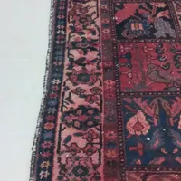 قالی دستباف عتیقه