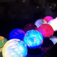 اسپیکر بولوتوثی کنترل دار طرح کهکشان در ماه کادو