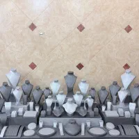 قاب طلا/ مانکن طلا/ ویترین طلا/ دکورطلا/ کاراماده