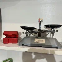 ترازوی قدیمی