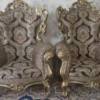 مبل ۹ نفره همراه با یک میز و دو تا میز عسلی