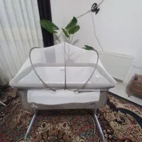 گهواره وتخت کنارمادر