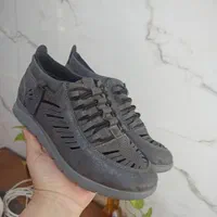 چند جفت کفش تک سایز شده نو