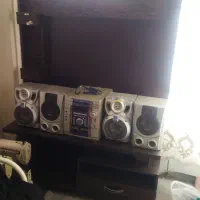 یک عدد زیر تلویزیون ام دی آف