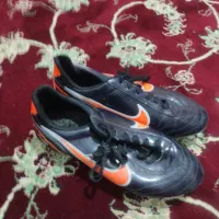 کفش فوتبال سایز ۴۱